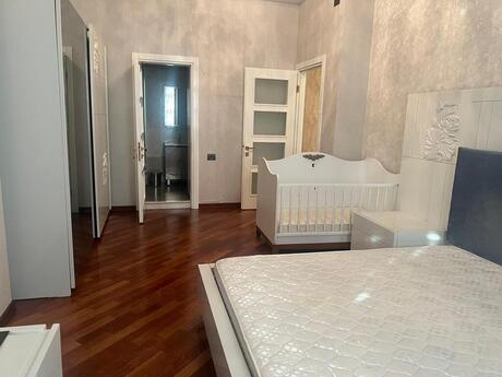 4-комн. новостройка - м. 28 мая - 186 м²