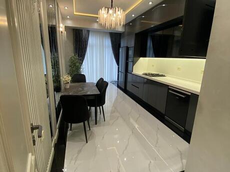 2-комн. новостройка - м. 8 ноября - 110 м²