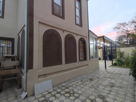 Elan №4751826 - Bakı, Qaraçuxur q., 7 otaqlı, 250 m²