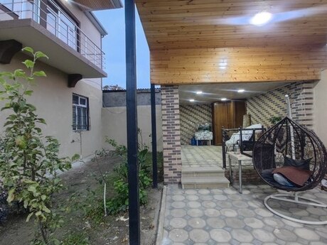 7 otaqlı həyət evi/bağ evi - Qaraçuxur q. - 250 m²