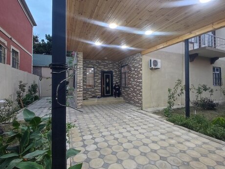 7 otaqlı həyət evi/bağ evi - Qaraçuxur q. - 250 m²