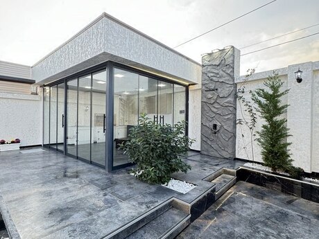 5 otaqlı həyət evi/bağ evi - Mərdəkan q. - 235 m²