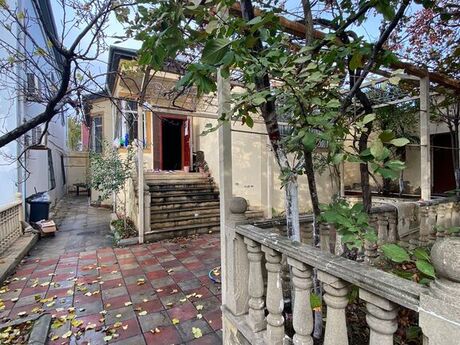5 otaqlı həyət evi/bağ evi - Nəsimi m. - 94 m²