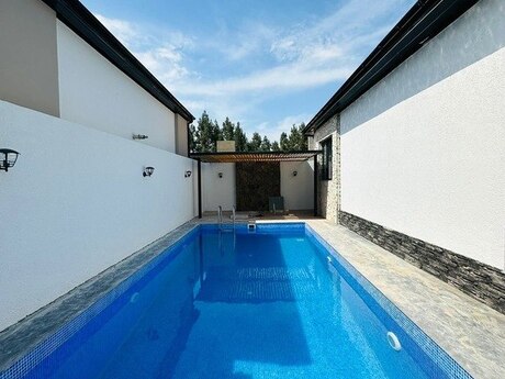 4 otaqlı həyət evi/bağ evi - Şüvəlan q. - 200 m²