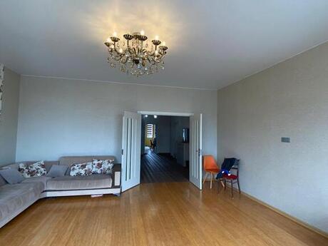 3 otaqlı yeni tikili - Şah İsmayıl Xətai m. - 150 m²