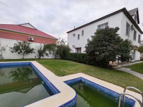 7 otaqlı həyət evi/bağ evi - Buzovna q. - 380 m²