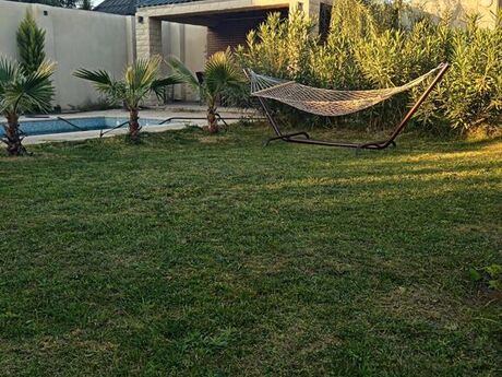 4 otaqlı həyət evi/bağ evi - Mərdəkan q. - 400 m²
