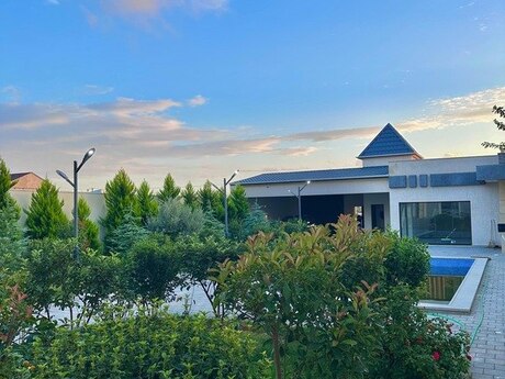 7 otaqlı həyət evi/bağ evi - Mərdəkan q. - 350 m²