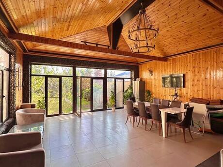 6 otaqlı həyət evi/bağ evi - Mərdəkan q. - 300 m²