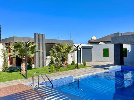 6 otaqlı həyət evi/bağ evi - Mərdəkan q. - 300 m²