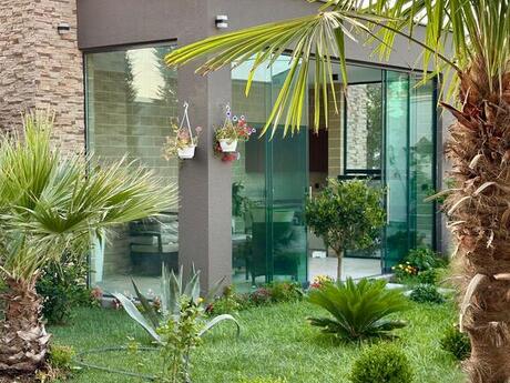 6 otaqlı həyət evi/bağ evi - Şüvəlan q. - 400 m²