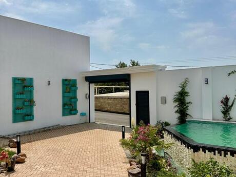 5 otaqlı həyət evi/bağ evi - Mərdəkan q. - 200 m²