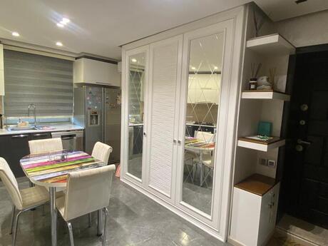 3 otaqlı köhnə tikili - Bayıl q. - 92 m²
