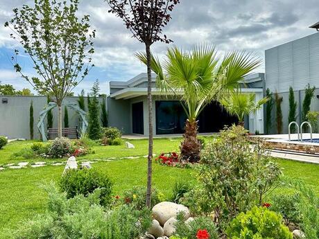 5 otaqlı həyət evi/bağ evi - Şüvəlan q. - 380 m²