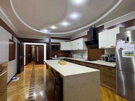 4 otaqlı yeni tikili - Nəsimi r. - 230 m²