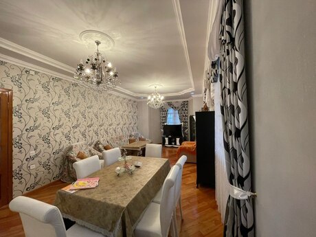 5 otaqlı həyət evi/bağ evi - Suraxanı r. - 300 m²