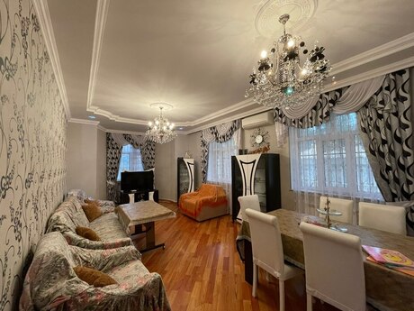 5 otaqlı həyət evi/bağ evi - Suraxanı r. - 300 m²