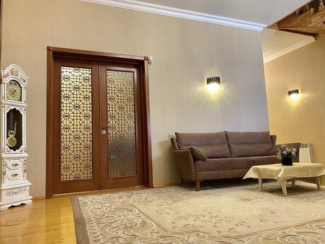 6 otaqlı həyət evi/bağ evi - Mərdəkan q. - 300 m²