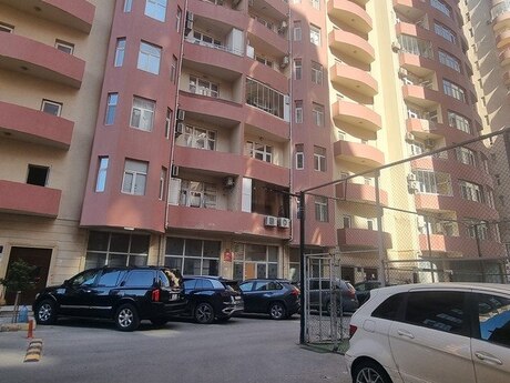 Obyekt - Şah İsmayıl Xətai m. - 305 m²