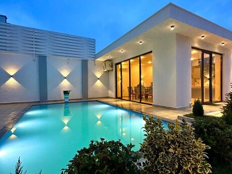 5 otaqlı həyət evi/bağ evi - Mərdəkan q. - 380 m²