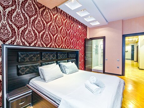 4 otaqlı yeni tikili - 28 May m. - 210 m²