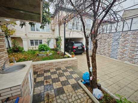 4 otaqlı həyət evi/bağ evi - Azadlıq Prospekti m. - 183 m²