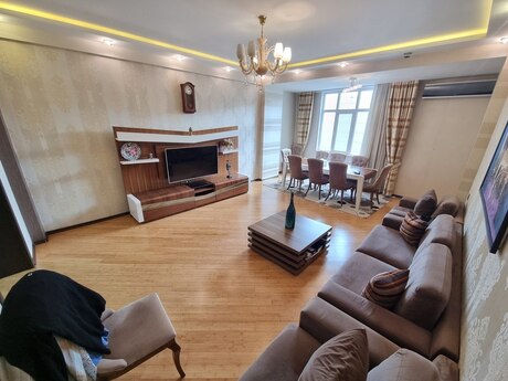 4-room apartment, 175 m², Şah İsmayıl Xətai: 390 000 ₼ 5