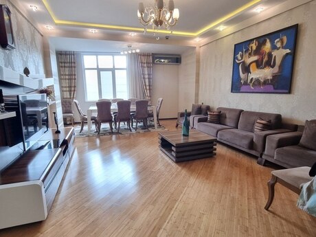 4-room apartment, 175 m², Şah İsmayıl Xətai: 390 000 ₼ 4