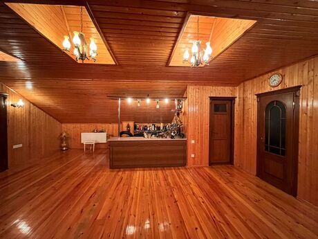 8 otaqlı həyət evi/bağ evi - Novxanı q. - 450 m²