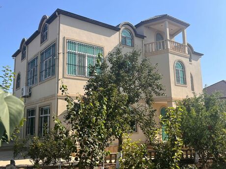 8 otaqlı həyət evi/bağ evi - Novxanı q. - 450 m²