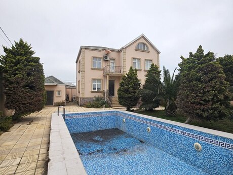 6 otaqlı həyət evi/bağ evi - Şüvəlan q. - 400 m²