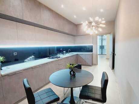 3 otaqlı yeni tikili - 8 Noyabr m. - 130 m²