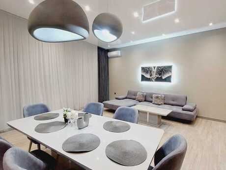 3 otaqlı yeni tikili - 8 Noyabr m. - 130 m²