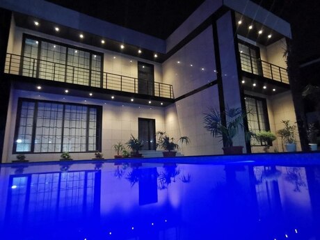 4 otaqlı həyət evi/bağ evi - Mərdəkan q. - 300 m²