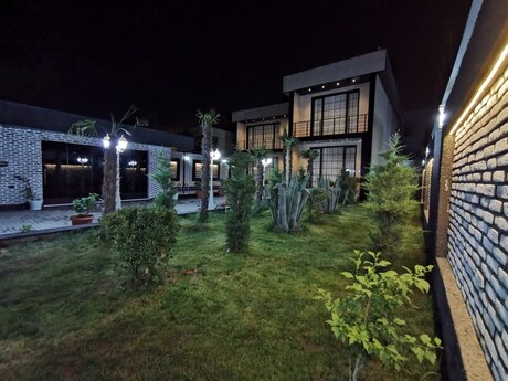 4 otaqlı həyət evi/bağ evi - Mərdəkan q. - 300 m²