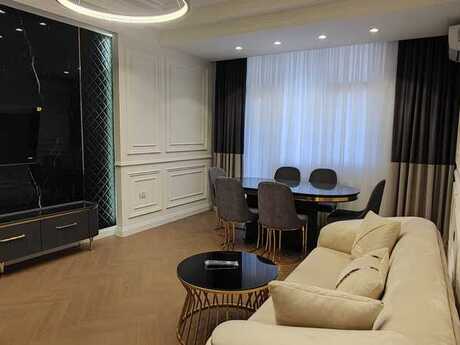 3-room apartment for rent, 135 m², 28 May: 2 500 ₼/mo 5