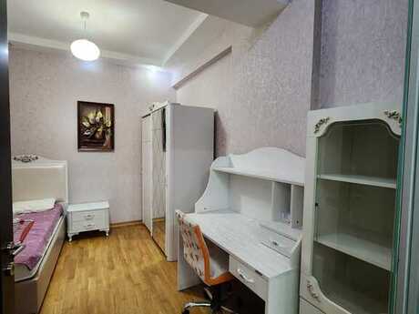 4-room apartment for rent, 165 m², Nizami: 1 700 ₼/mo 5