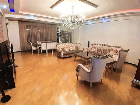 4 otaqlı yeni tikili - 28 May m. - 220 m²