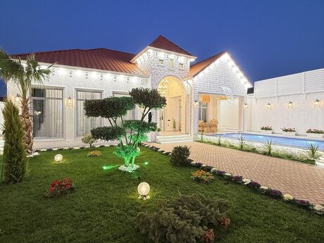 4 otaqlı həyət evi/bağ evi - Mərdəkan q. - 200 m²
