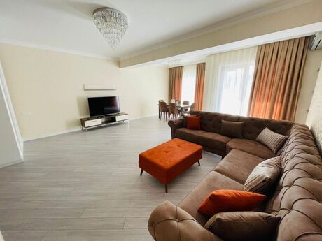 4 otaqlı yeni tikili - 8 Noyabr m. - 180 m²