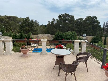 6 otaqlı həyət evi/bağ evi - Mərdəkan q. - 500 m²