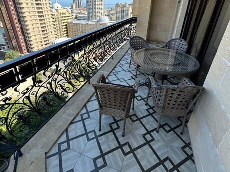 4 otaqlı yeni tikili - Sahil m. - 255 m²