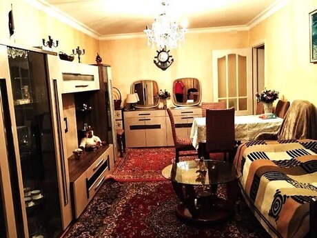 2 otaqlı köhnə tikili - 28 May m. - 60 m²