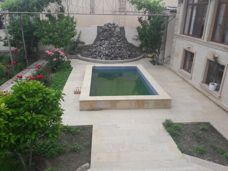 6 otaqlı həyət evi/bağ evi - Badamdar q. - 450 m²