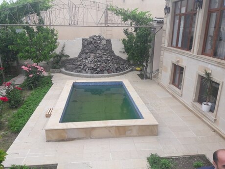 6 otaqlı həyət evi/bağ evi - Badamdar q. - 450 m²