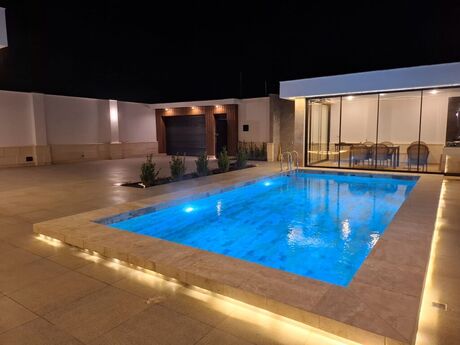 4 otaqlı həyət evi/bağ evi - Buzovna q. - 300 m²
