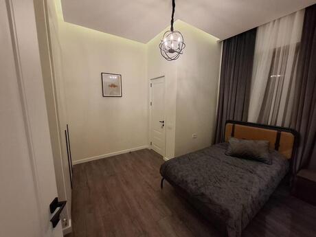 4 otaqlı həyət evi/bağ evi - Buzovna q. - 300 m²