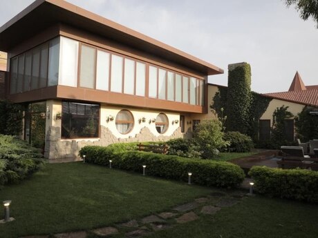 5 otaqlı həyət evi/bağ evi - Şüvəlan q. - 400 m²
