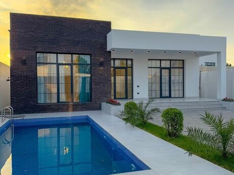 4 otaqlı həyət evi/bağ evi - Mərdəkan q. - 200 m²