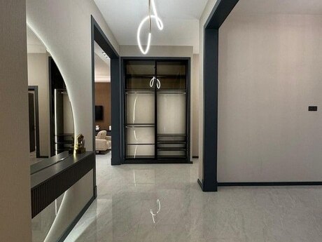 4 otaqlı həyət evi/bağ evi - Mərdəkan q. - 200 m²